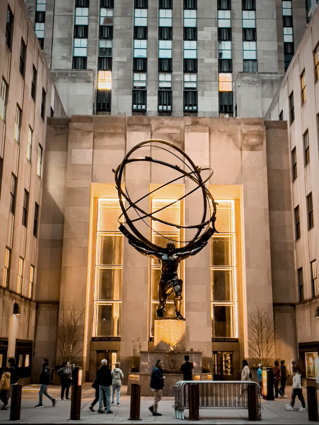 Atlas at Rockefeller Center, Fifth Avenue